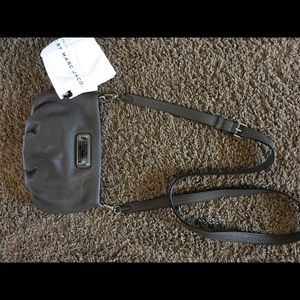 Marc Jacobs crossbody gray purse.
